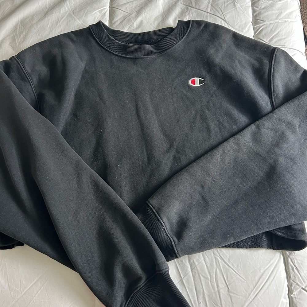 Champion Cropped Black Sweatshirt